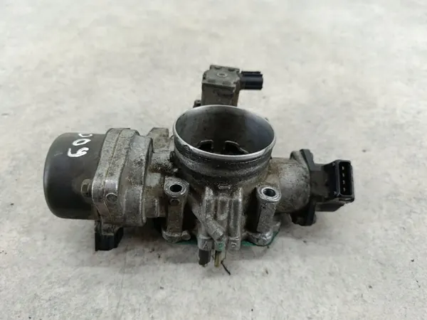 Spjällhus OEM E0T70473 för Kia Opirus 3.5 V6 image 2
