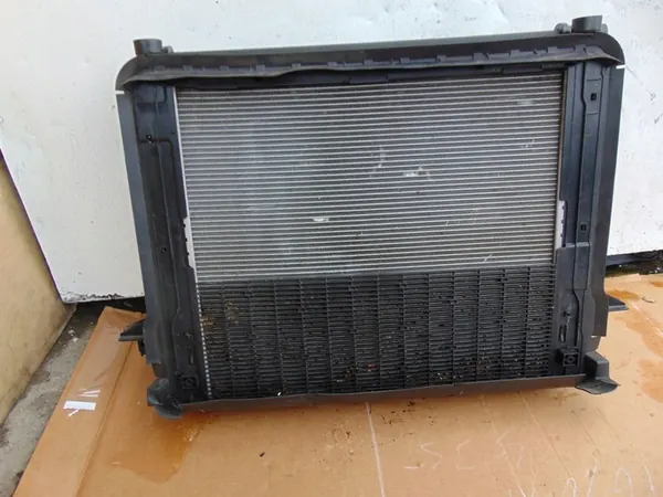 VW ID.3 Jäähdyttimen Setti Tuulettimella B7R image 10