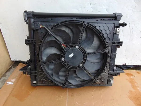 VW ID.3 Jäähdyttimen Setti Tuulettimella B7R image 2