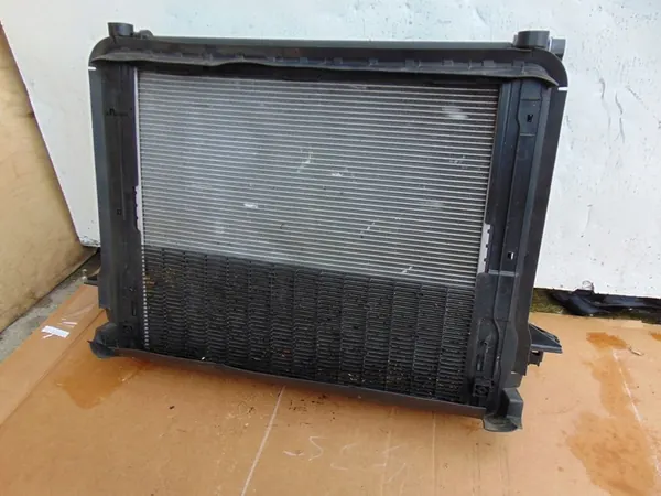 VW ID.3 Jäähdyttimen Setti Tuulettimella B7R image 9