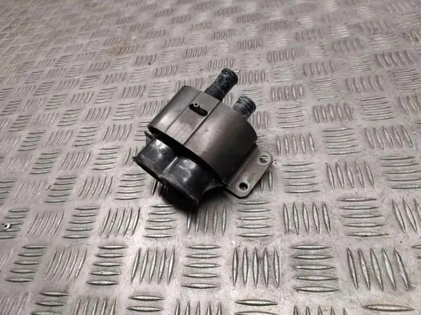 Tesla Vattenpump OEM 601035000D - Framposition image 3