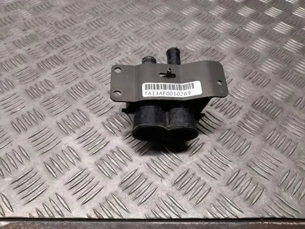 Tesla Vattenpump OEM 601035000D - Framposition image 4