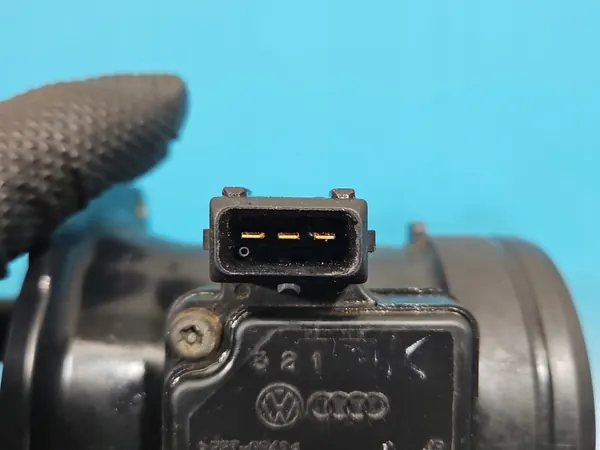 Luchtmassameter VW Passat B5 1.6 8V OEM 058133471 AFH60-10B image 5