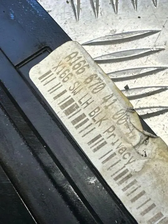 Gebruikt linker achterruit OEM A1666704100 Mercedes GL image 2