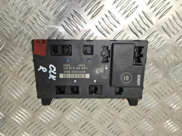 Módulo de puerta derecho OEM 2098201226 Mercedes CLK image 3