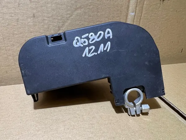 AUDI Q5 80A Positiivinen Liitin 80A915459 image 3
