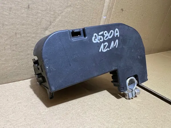 AUDI Q5 80A Positiivinen Liitin 80A915459 image 4