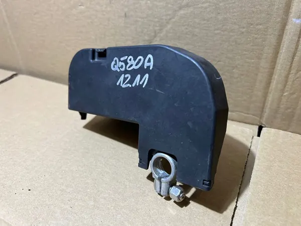 AUDI Q5 80A Positiivinen Liitin 80A915459 image 5