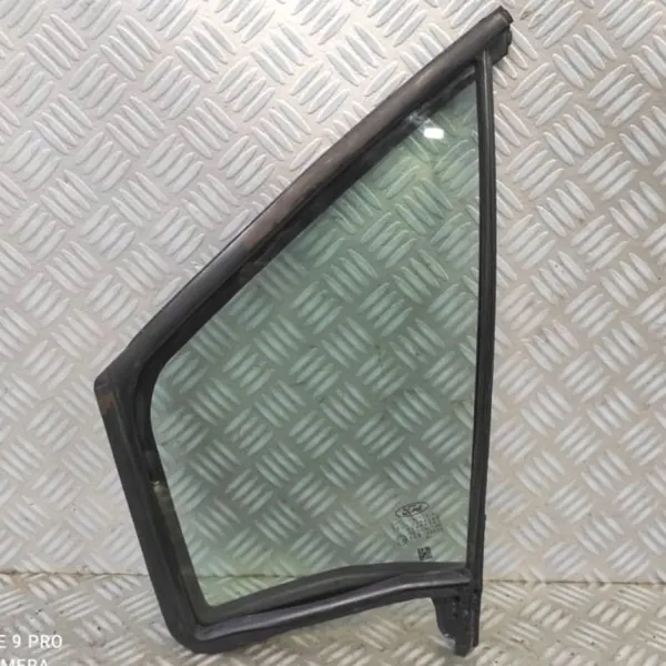 Vitre de porte petite Ford OE DT11-V21419-A - Occasion image 2