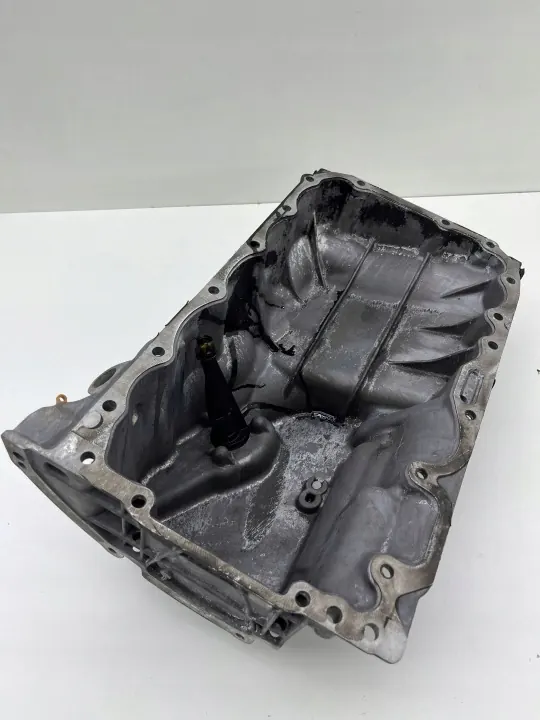 BMW 5 F10 F11 B47 Oliepan OEM 7638343 8513661 image 2