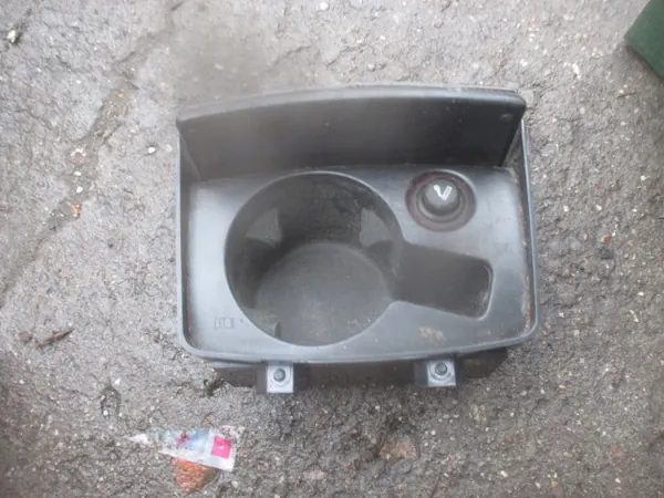 Cendrier AUDI A6 C6 en carbone image 1