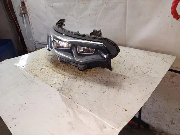 Oikea Full LED Ajovalo Renault Talisman 260106724R image 2