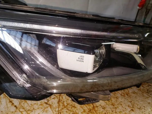Oikea Full LED Ajovalo Renault Talisman 260106724R image 4