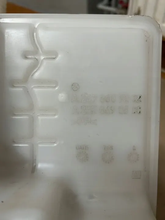 Réservoir liquide lave-glace pompe Mercedes OEM image 5