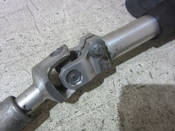 Eje de dirección BMW X5 F15 OEM 32306864137 Usado image 4