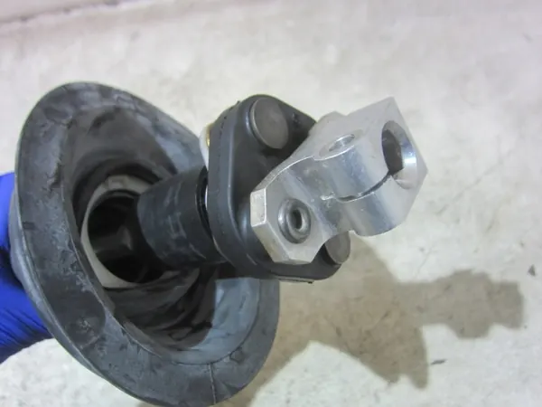 Eje de dirección BMW X5 F15 OEM 32306864137 Usado image 7