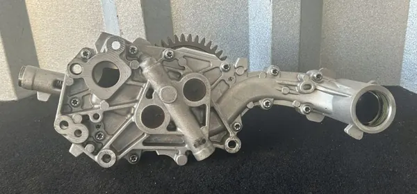 Pompe à huile DAF d'occasion OEM 2000205 pour XF 106 440 image 3