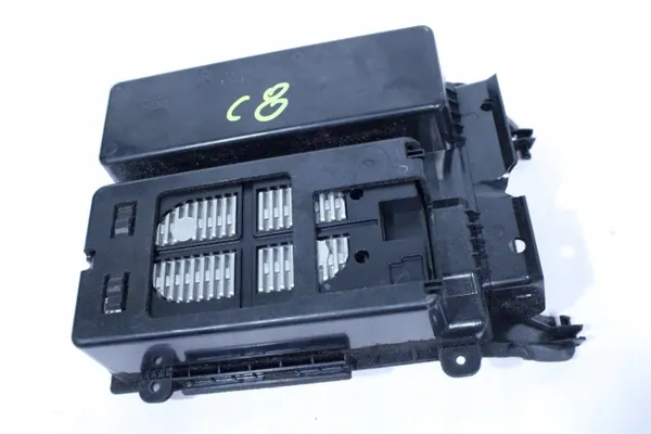 Cache chargeur sans fil Audi A6 C8 OEM 4K0864981A image 3