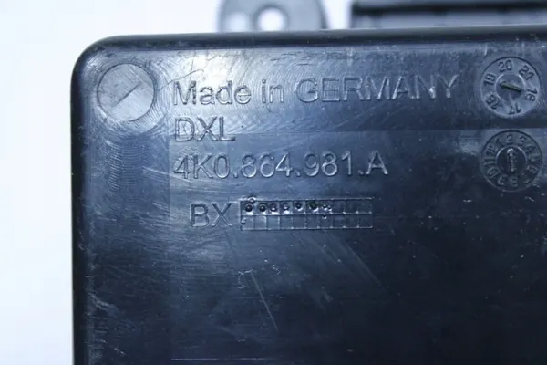 Cache chargeur sans fil Audi A6 C8 OEM 4K0864981A image 4