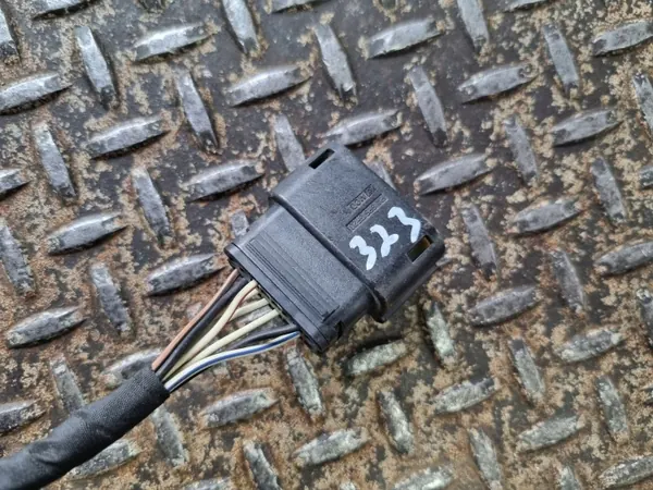Jeep Grand Cherokee Strålkastarkabel OEM 334721850 image 6