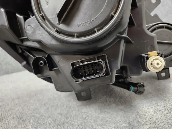 Linker voorlicht - Mercedes Sprinter W906 Bi-Xenon image 10