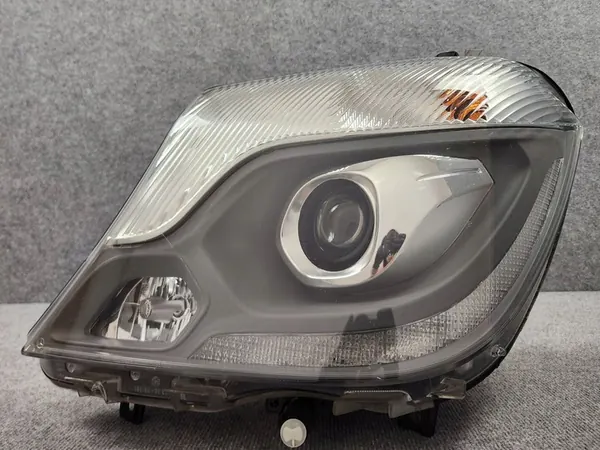Linker voorlicht - Mercedes Sprinter W906 Bi-Xenon image 2