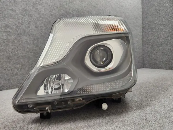 Linker voorlicht - Mercedes Sprinter W906 Bi-Xenon image 3