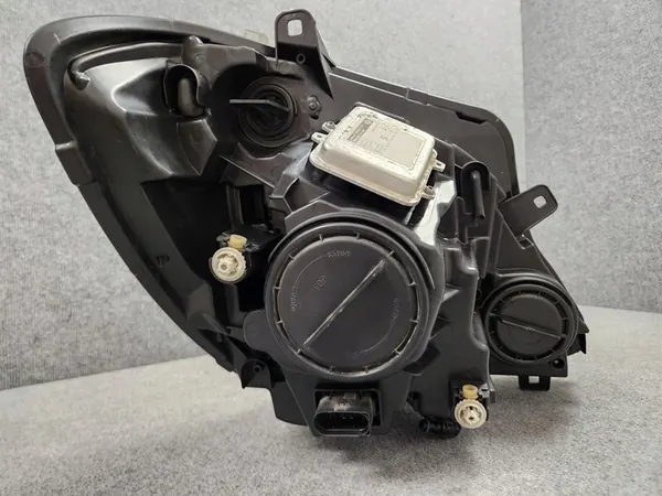 Linker voorlicht - Mercedes Sprinter W906 Bi-Xenon image 7