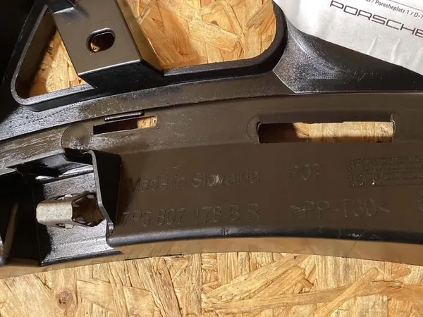 Deslizamento de para-choque dianteiro direito Porsche Cayenne 95850517850 image 4