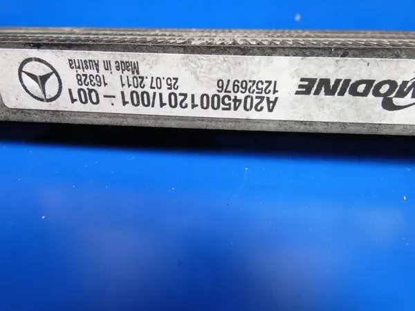 MERCEDES CLS W218 3.0 CDI Oliekoeler OEM A2045001201 image 3