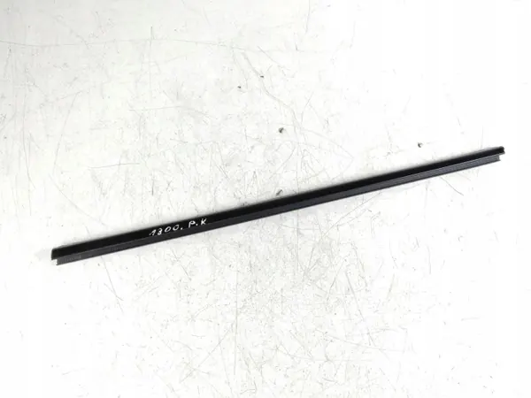 Junta parabrisas Ford Mustang Mach-E OEM RZV69889 image 2