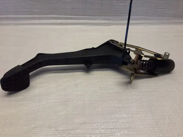 Pédale d'embrayage Porsche OEM 99642313910 - Occasion image 2