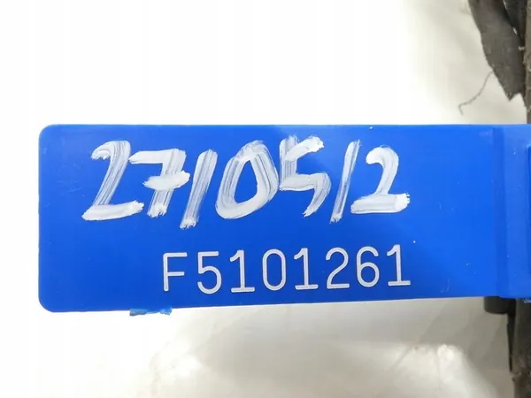 PDC-pysäköintisensorin johdotus VW Touran 10-15R OEM image 5