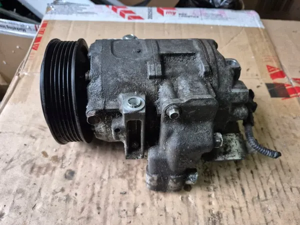 Compresseur A/C Skoda d'occasion OEM 6Q0820808D image 2