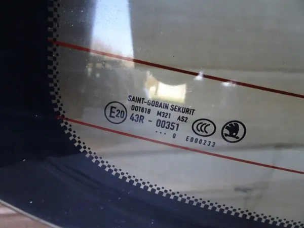 Skoda Fabia II Takaikkuna OEM Marwoj881..57 image 4