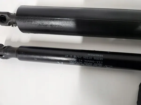 Jeep Grand Cherokee WK2 SRT Lift Takaluukun Toimijat Setti OEM image 4