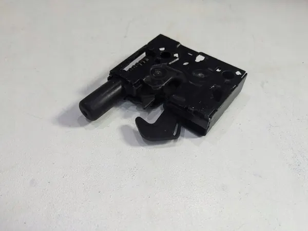 Audi A5 S5 Motorhuv Lock 8W0823509C image 3