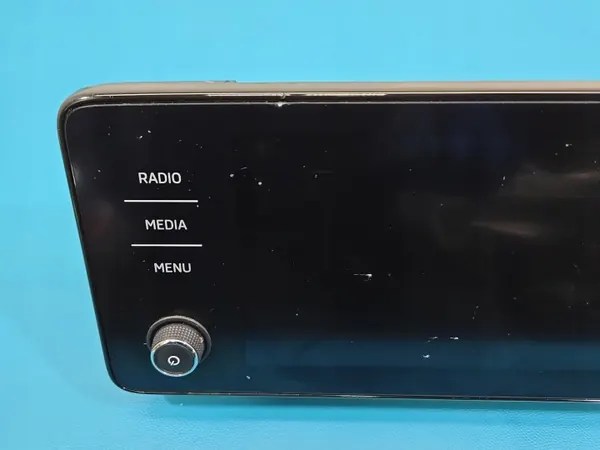 Radio Skoda Scala 2019- OEM 654035869K Usado image 5