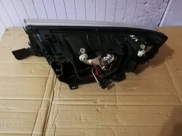 Farol dianteiro Skoda Fabia I image 2