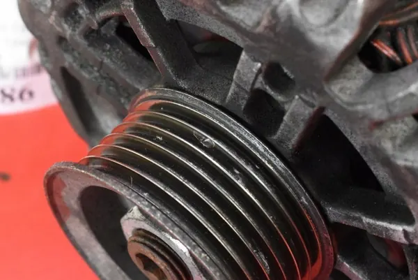 Vaihtovirtageneraattori Ford Mondeo MK3 2.0 TDCI 00-03 1S7T10300CD-C1 image 10