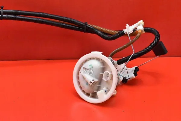 Brandstofpomp 6763850 A2C53025278 BMW E90 E91 2.0i image 8