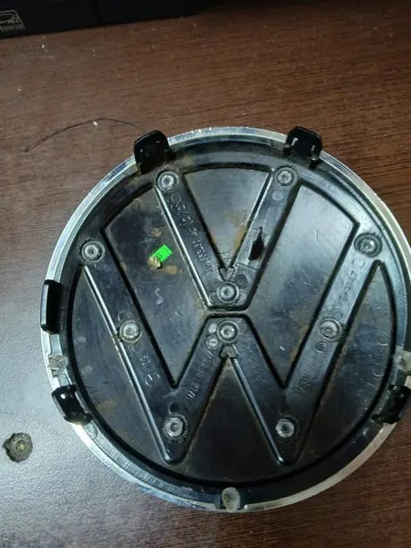 Emblema radar OEM 3601L para VW Tiguan image 3