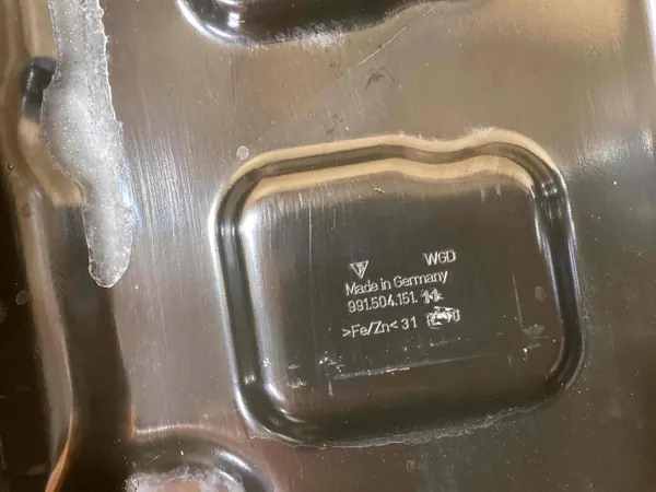 Base de bateria Porsche 718 Cayman OEM 99150415111 image 4