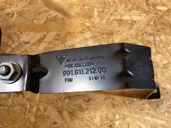 Base de bateria Porsche 718 Cayman OEM 99150415111 image 5