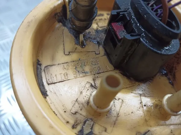 Bomba de combustível VW TOURAN 1T0919050A 2.0L Diesel 2004 image 3