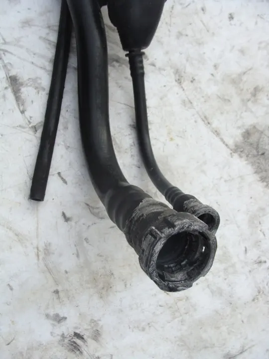 Tuyau de Remplissage Réservoir AdBlue Citroen OEM 9821424880 image 8