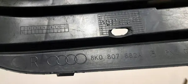 Grille de phare antibrouillard avant droite AUDI A4 B8 8K0807682A image 4