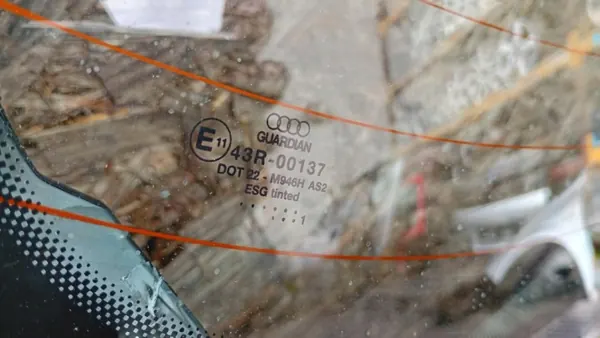 Vitre de hayon OEM 133020/VOLVOMAR Audi A3 8L image 3