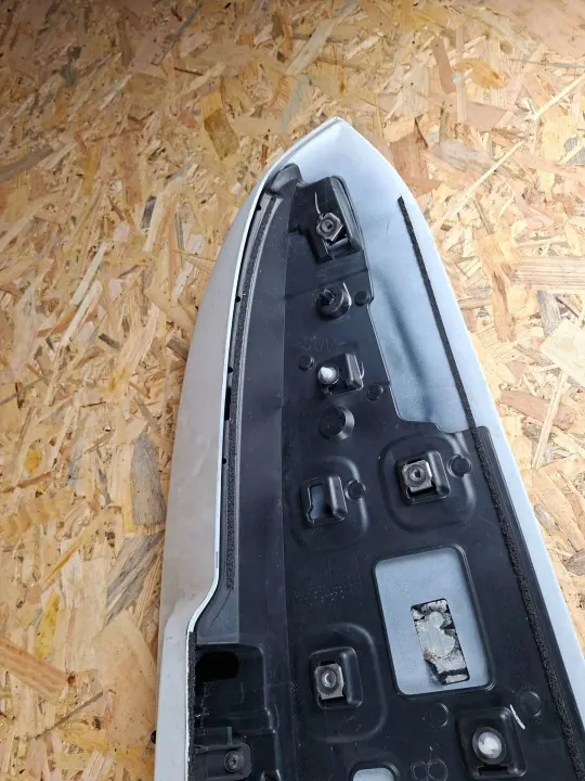 Spoiler porta-bagagens OEM 960303105R para Renault Clio IV image 10