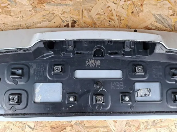 Spoiler porta-bagagens OEM 960303105R para Renault Clio IV image 9